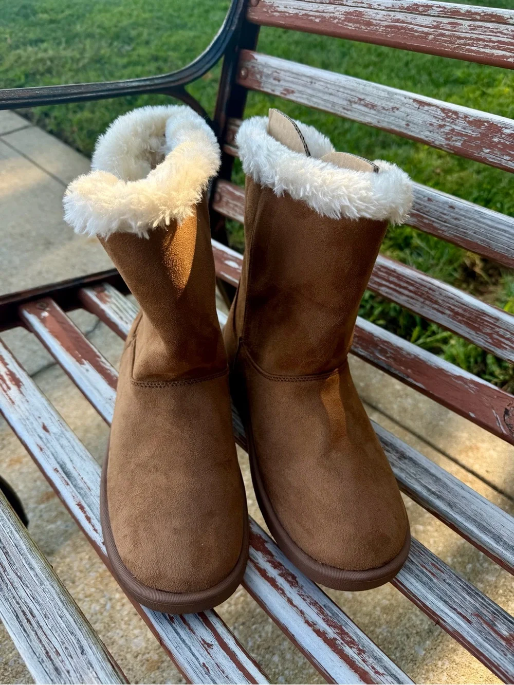 Women’s Brown Faux-Suede Winter Boots with White Faux-Fur Cuff